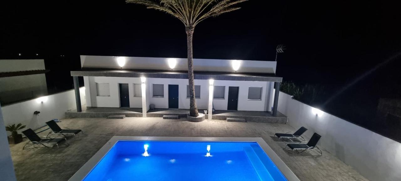 Apartamentos La Playa Barbate Exterior foto